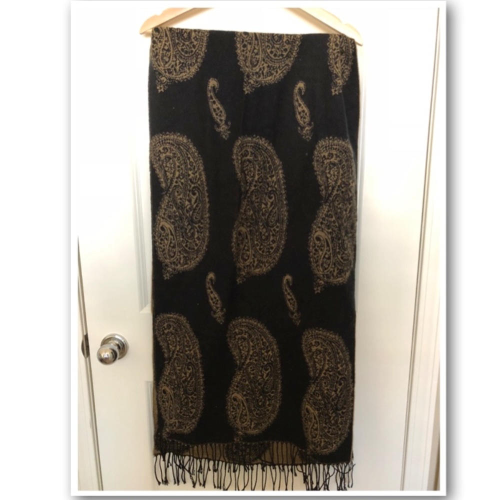 Printed Black Scarf